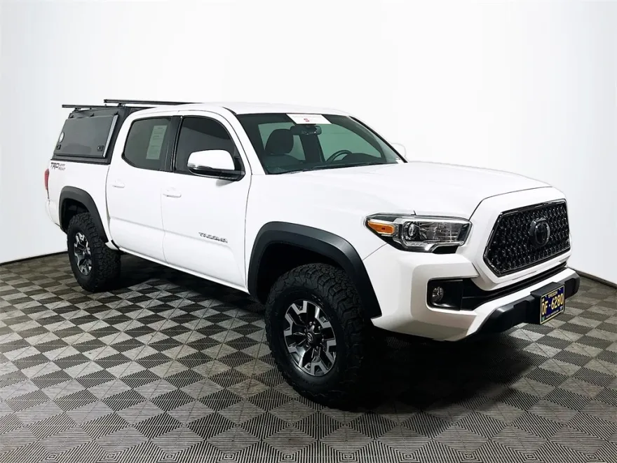 2018 Toyota Tacoma SR5 V6 photo 1