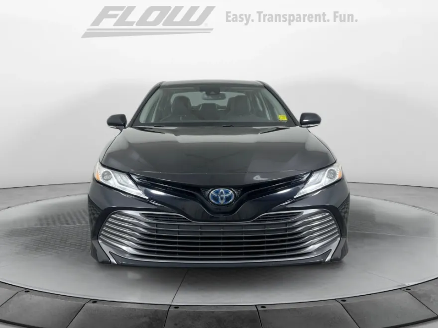 2020 Toyota Camry Hybrid XLE photo 1