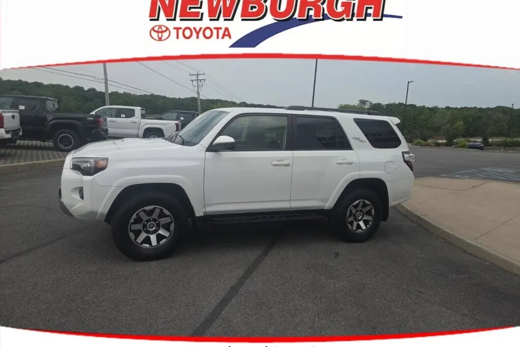 2023 Toyota 4Runner TRD photo 1
