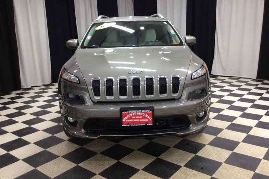2016 Jeep Cherokee Overland photo 1