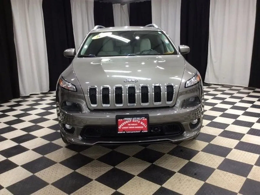 2016 Jeep Cherokee Overland photo 1