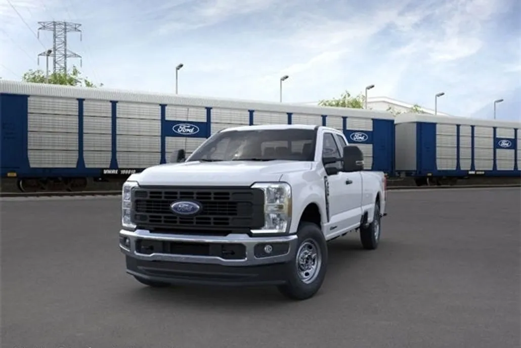 2025 Ford F-350 photo 1