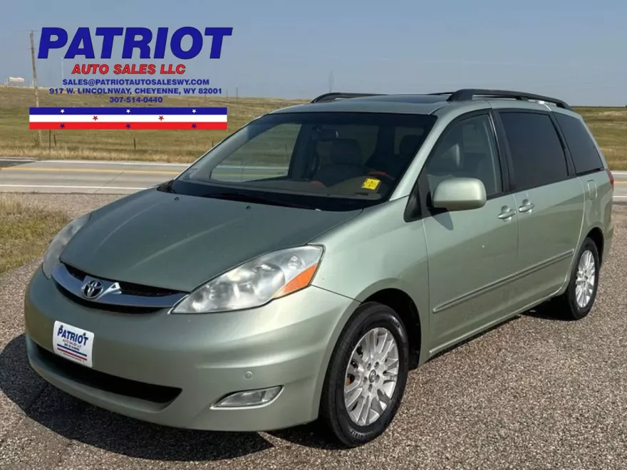 2008 Toyota Sienna XLE Limited photo 1