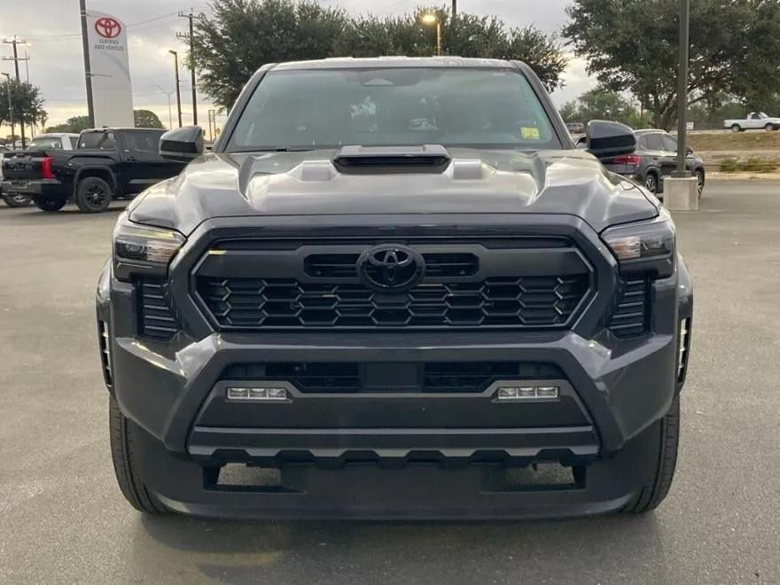 2025 Toyota Tacoma SR5 photo 1