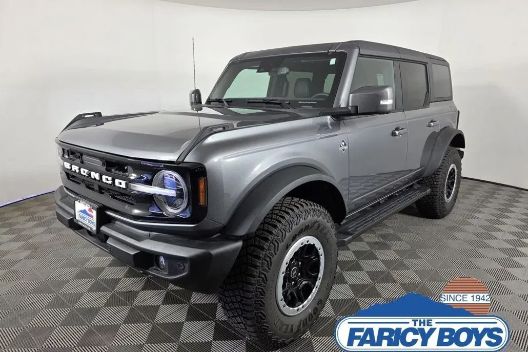 2024 Ford Bronco Outer Banks photo 1