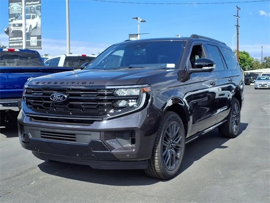 2025 Ford Expedition Platinum photo 1