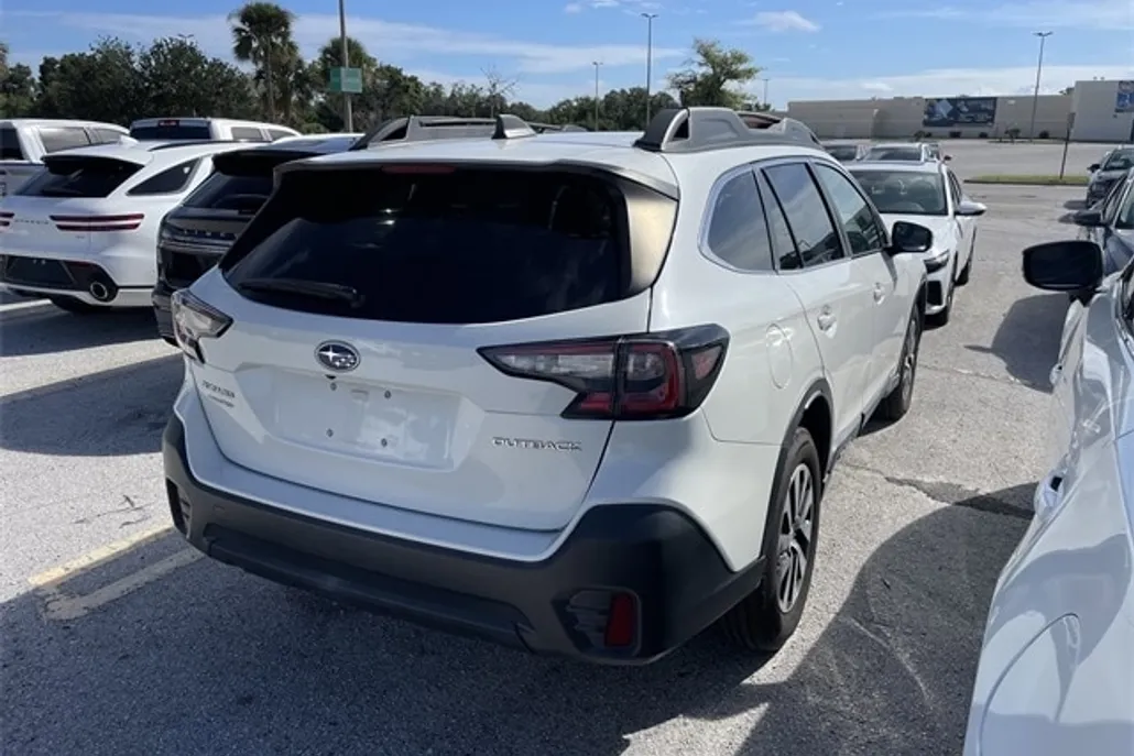 2022 Subaru Outback Premium photo 1