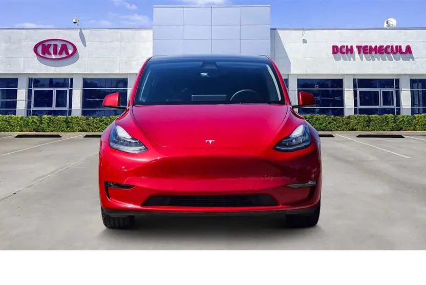 2022 Tesla Model Y Long Range photo 1