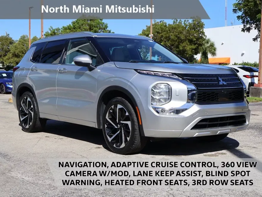 2022 Mitsubishi Outlander SEL photo 1
