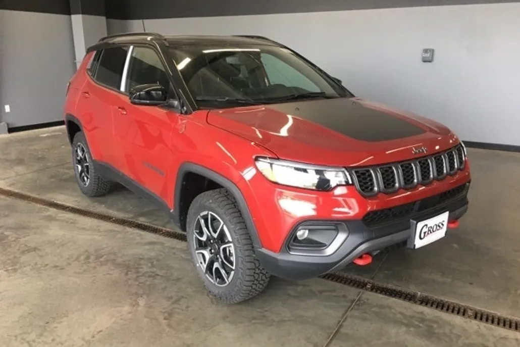 2026 Jeep Compass Trailhawk photo 1