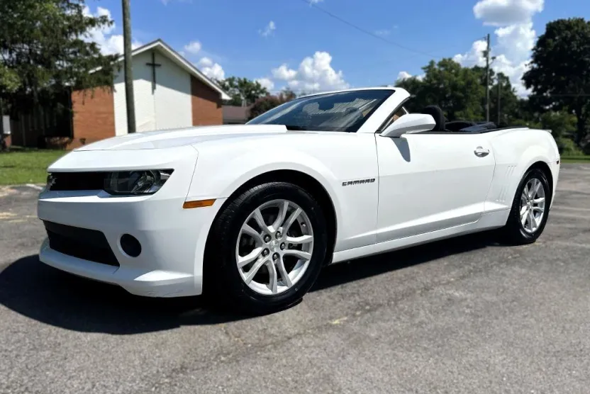 2015 Chevrolet Camaro 1LT photo 1