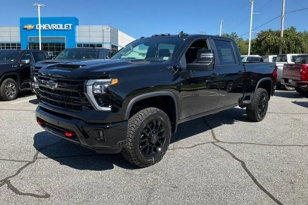 2025 Chevrolet Silverado 2500HD LT photo 1