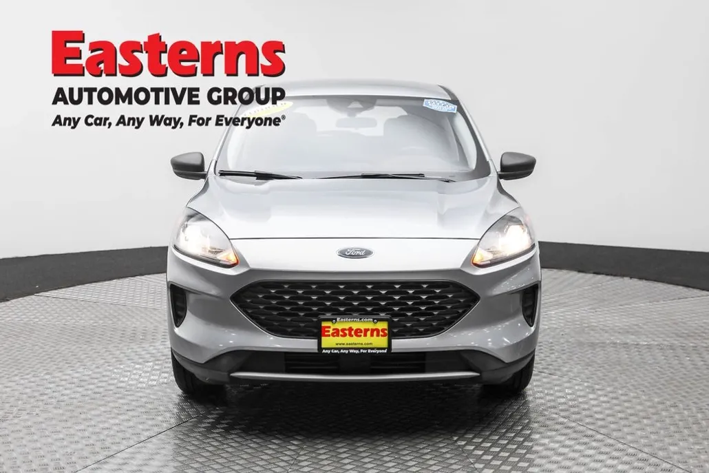 2022 Ford Escape S photo 1