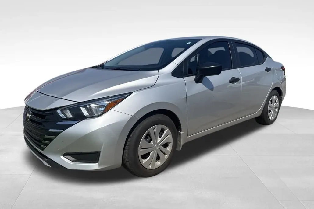 2024 Nissan Versa 1.6 S photo 1