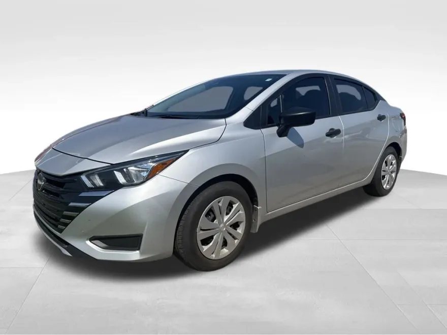 2024 Nissan Versa 1.6 S photo 1