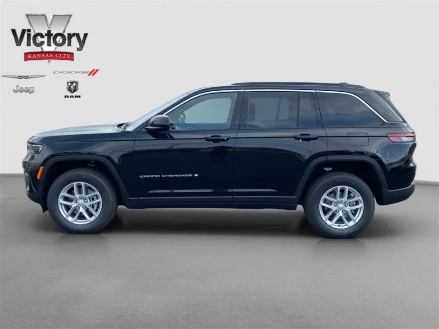 2025 Jeep Grand Cherokee Laredo photo 1