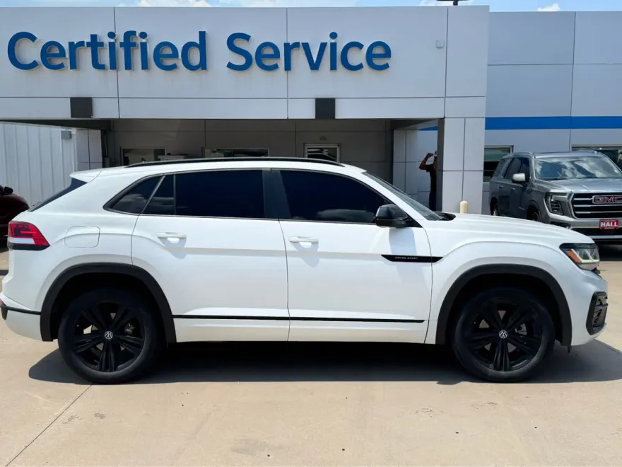 2023 Volkswagen Atlas Cross Sport SEL R-Line photo 1