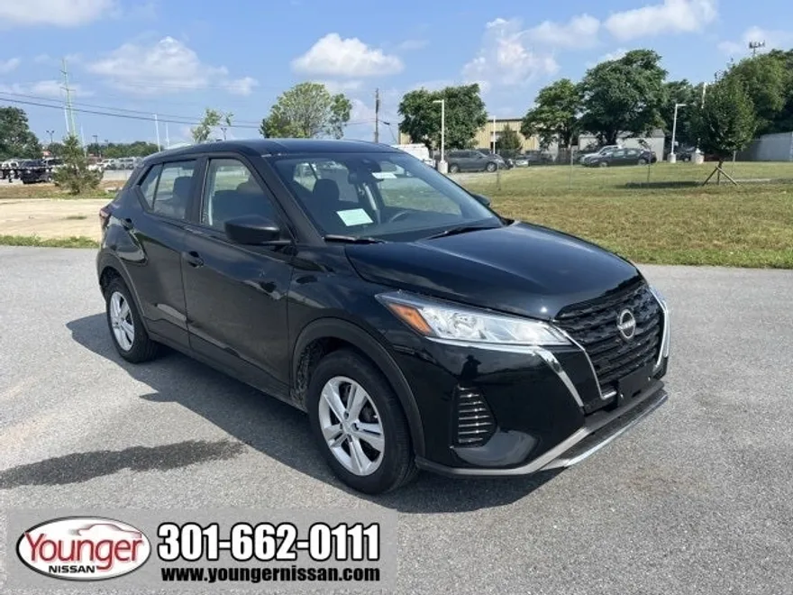 2025 Nissan Kicks Play S photo 1