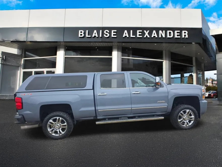 2016 Chevrolet Silverado 2500HD High Country photo 1