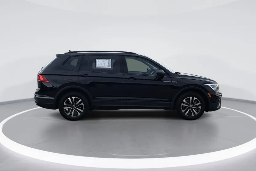 2024 Volkswagen Tiguan S photo 1