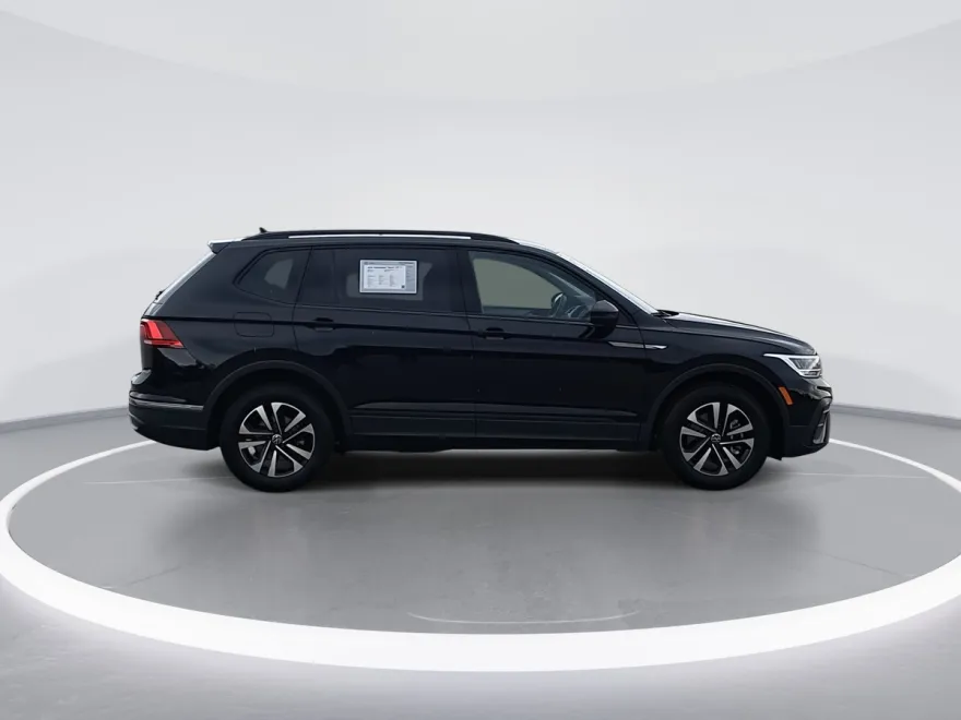 2024 Volkswagen Tiguan S photo 1