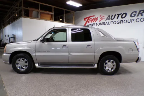 2005 Cadillac Escalade EXT Sport photo 2