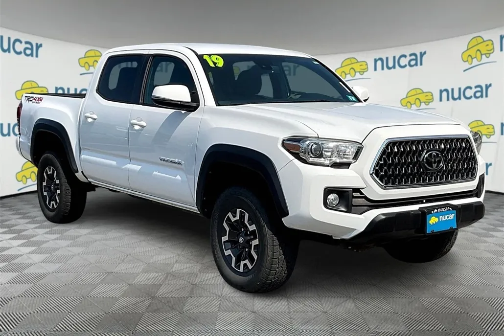 2019 Toyota Tacoma TRD Off-Road photo 1