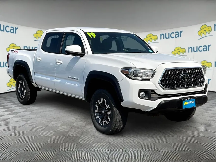 2019 Toyota Tacoma TRD Off-Road photo 1