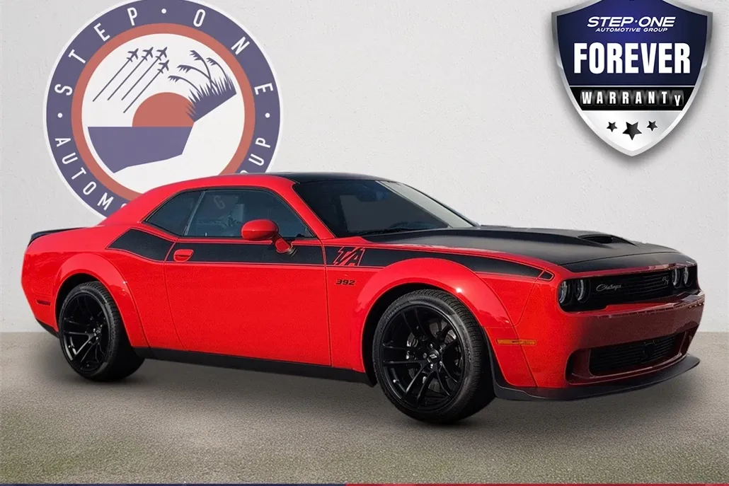 2023 Dodge Challenger R/T Scat Pack Widebody photo 1