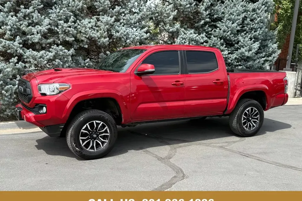 2021 Toyota Tacoma TRD Sport photo 1