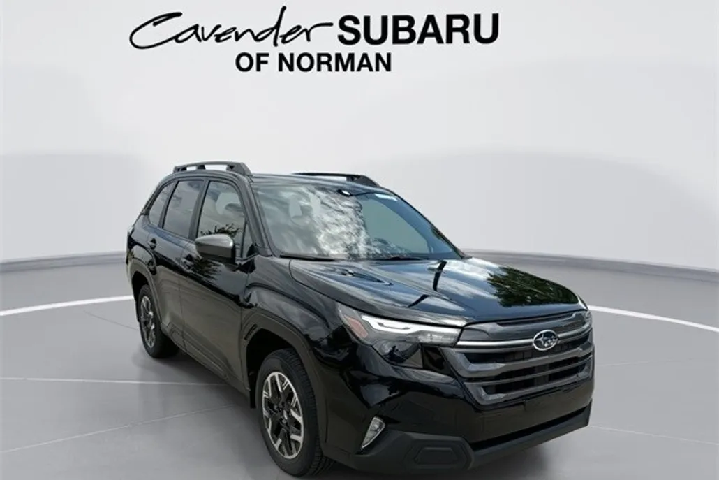 2025 Subaru Forester Premium photo 1