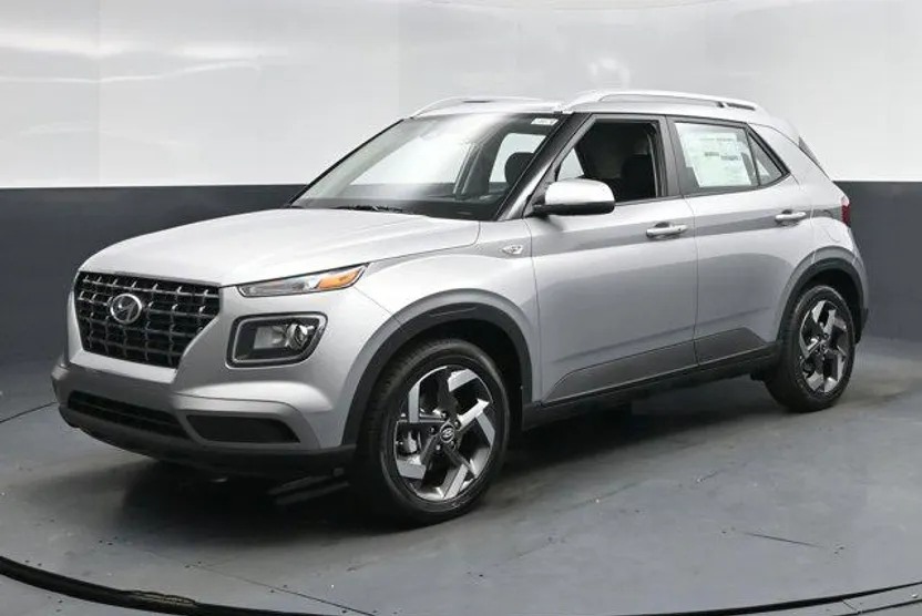 2025 Hyundai Venue SEL photo 1