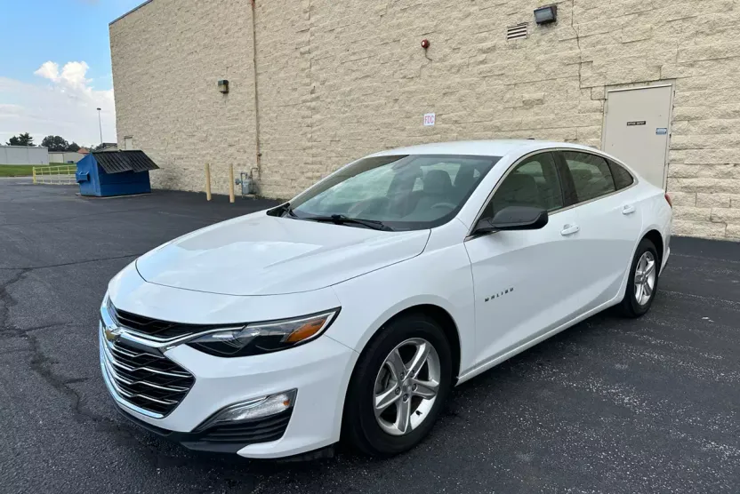 2021 Chevrolet Malibu LS photo 1