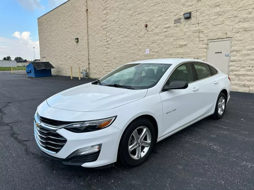 2021 Chevrolet Malibu LS photo 1