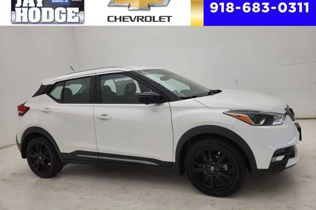 2020 Nissan Kicks SR photo 1