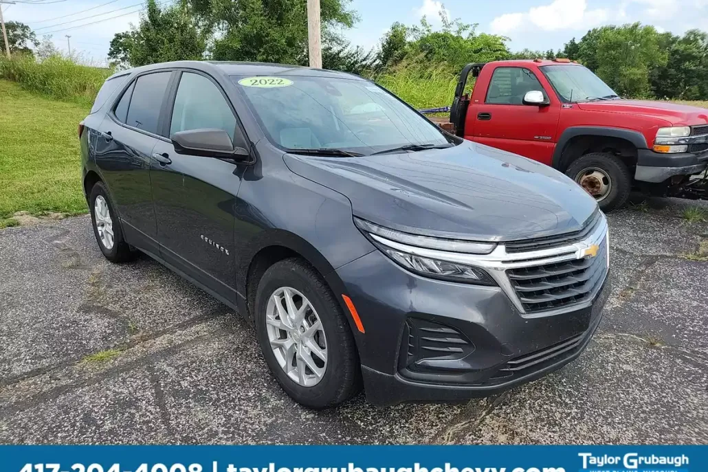 2022 Chevrolet Equinox LS photo 1