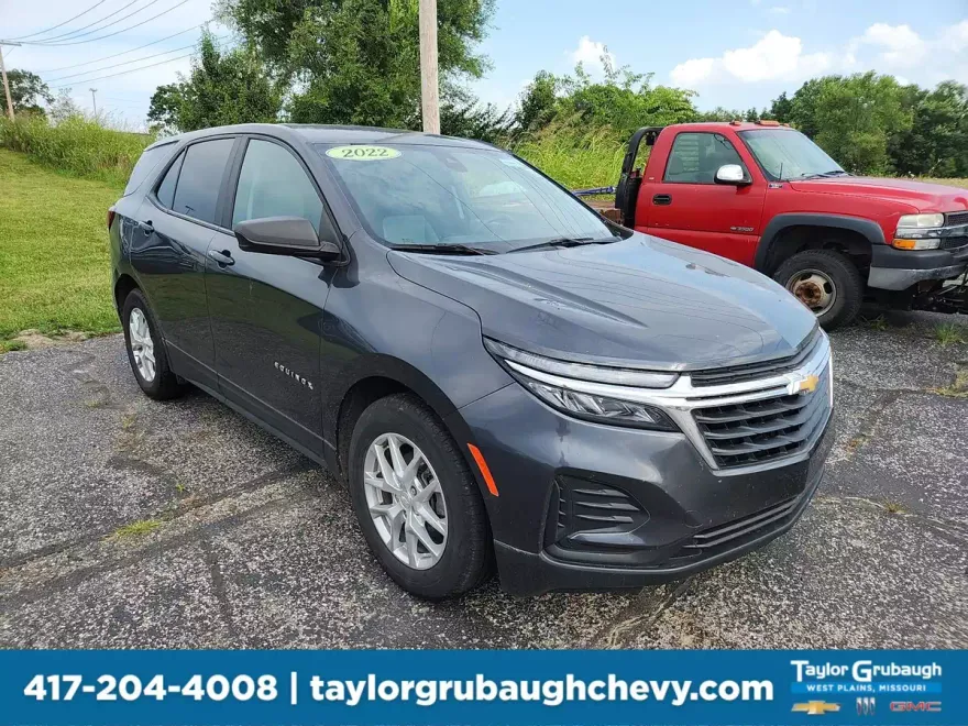2022 Chevrolet Equinox LS photo 1