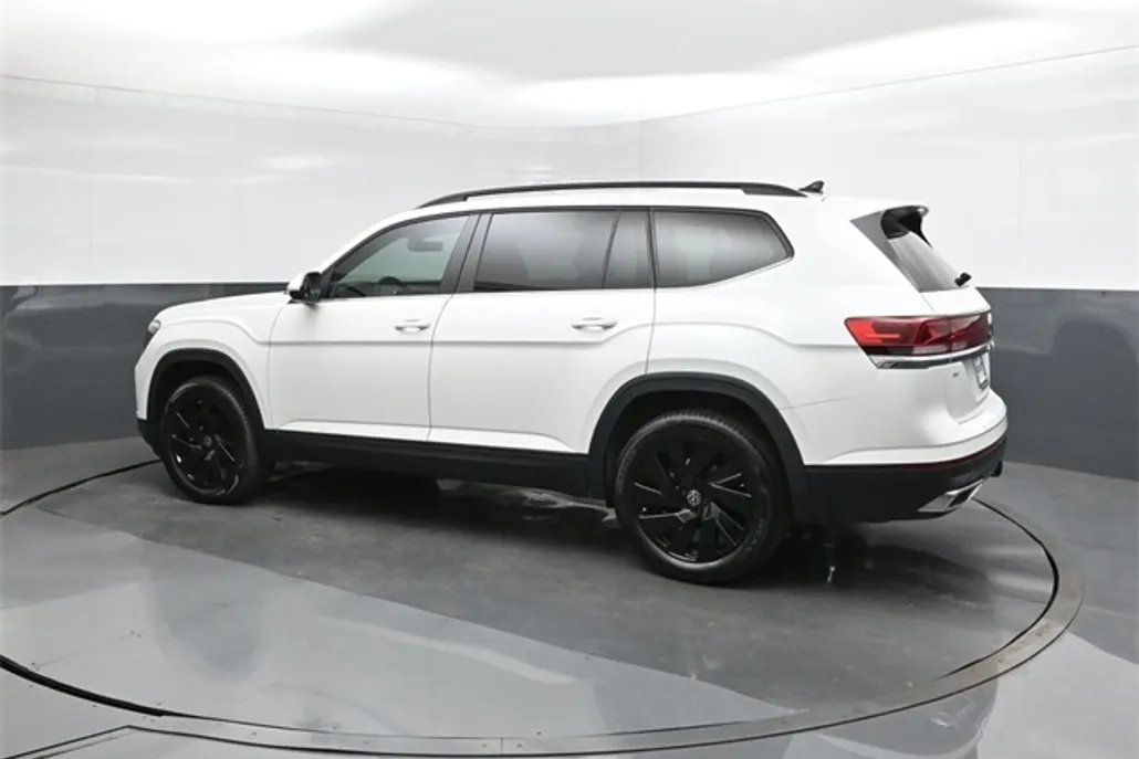 2026 Volkswagen Atlas SE Technology photo 1