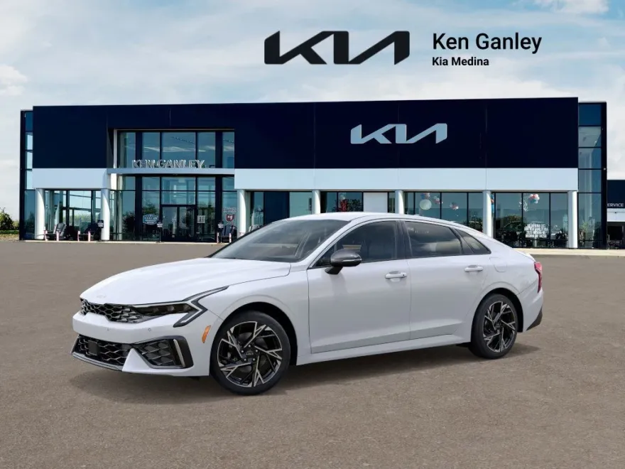 2026 Kia K5 GT-Line photo 1