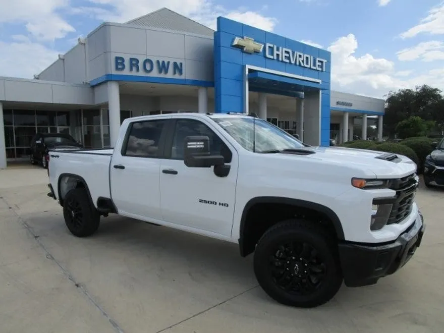 2025 Chevrolet Silverado 2500HD Custom photo 1