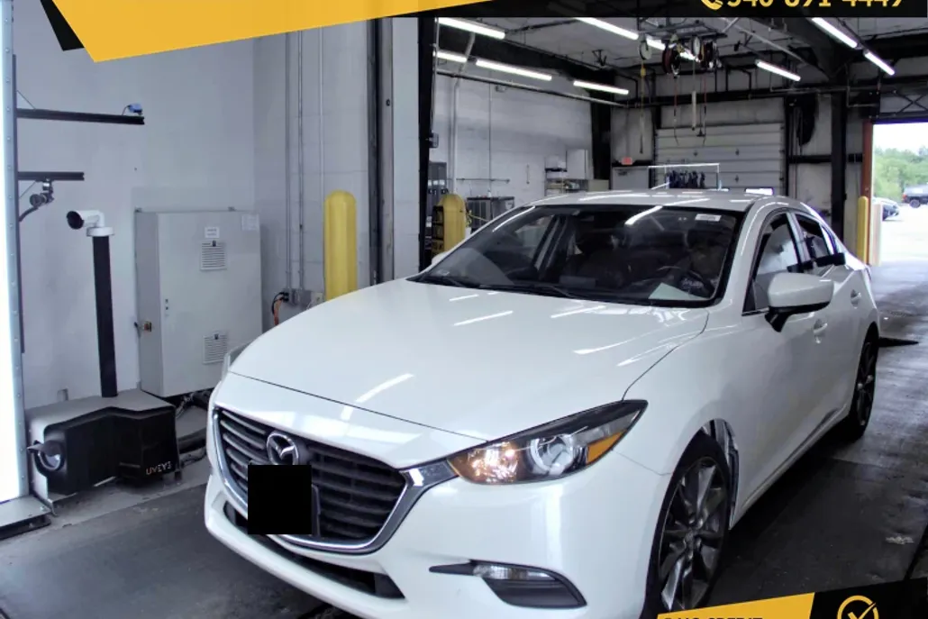 2018 Mazda Mazda3 Touring photo 1