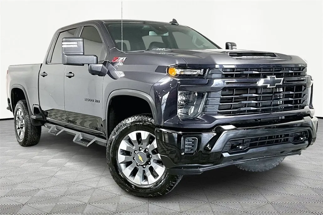 2024 Chevrolet Silverado 2500HD Custom photo 1