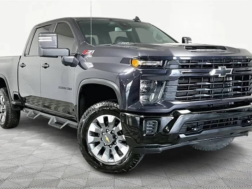 2024 Chevrolet Silverado 2500HD Custom photo 1