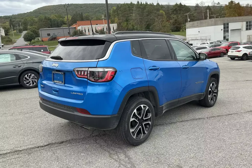 2022 Jeep Compass Limited photo 1