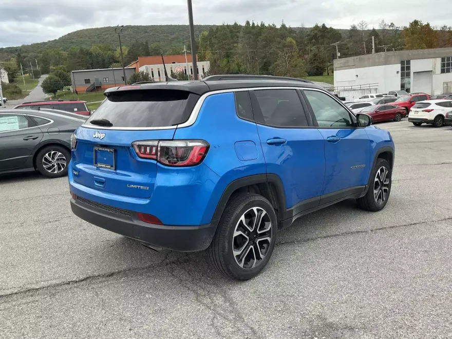 2022 Jeep Compass Limited photo 1