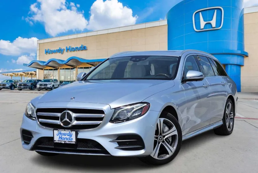 2018 Mercedes Benz E 400 photo 1