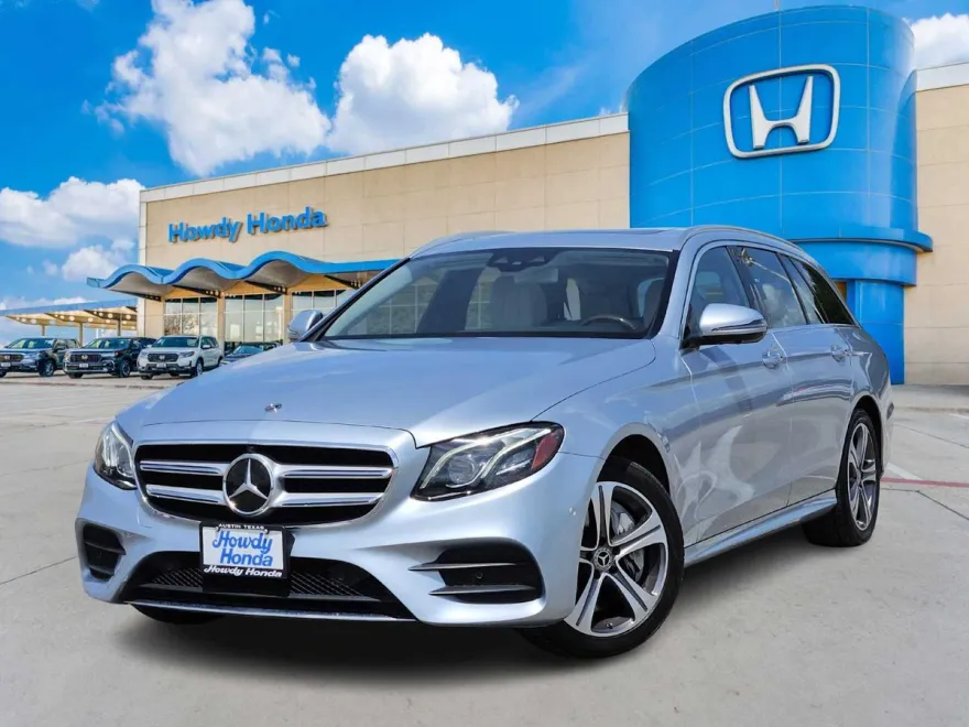 2018 Mercedes Benz E 400 photo 1