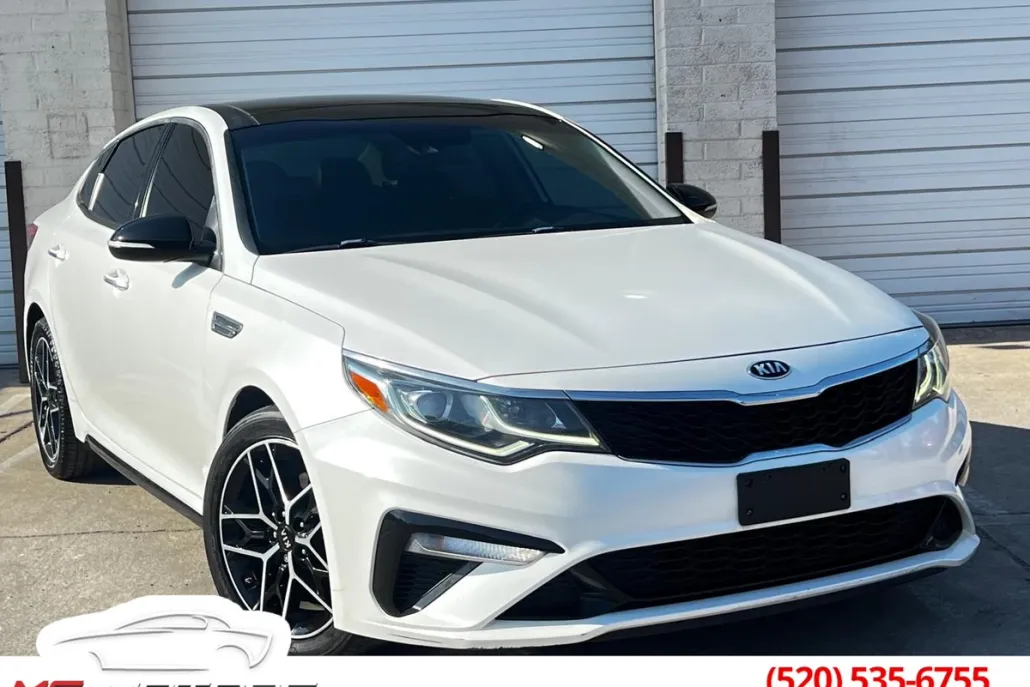 2020 Kia Optima SE photo 1