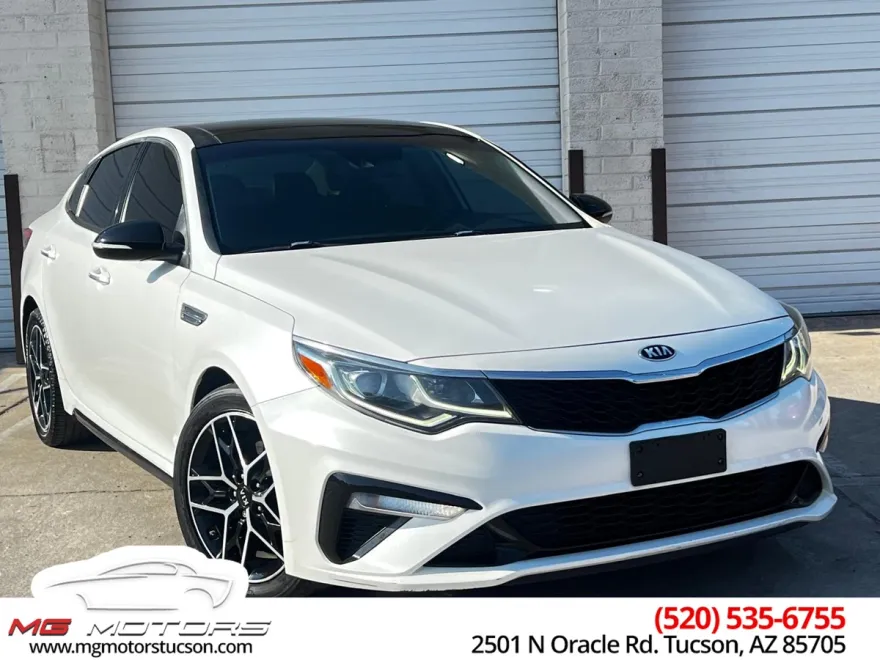 2020 Kia Optima SE photo 1