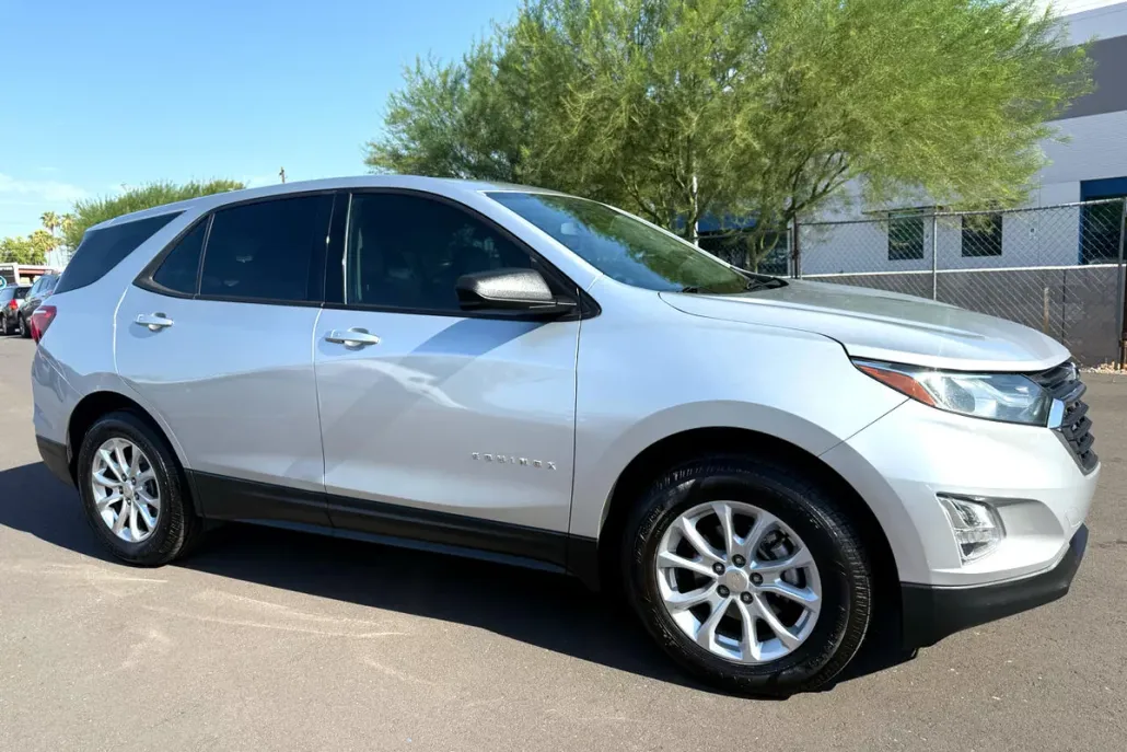 2018 Chevrolet Equinox LS photo 1